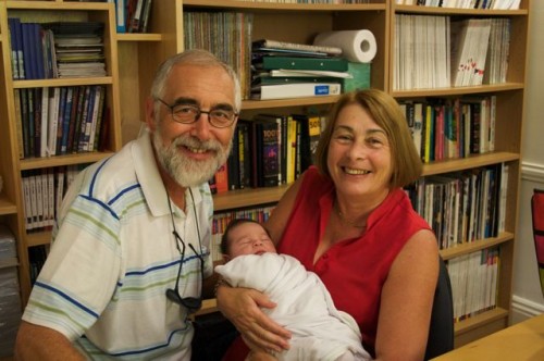 _MG_9711.CR2 Tim & Catherine holding Spencer
